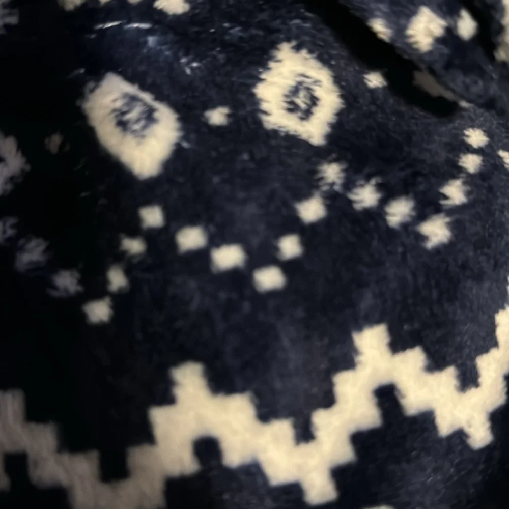 Eddie Bauer color navy